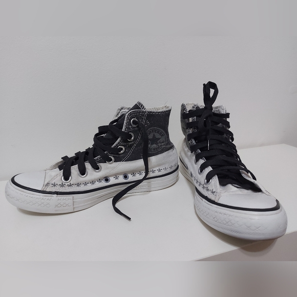 Converse - Picture 2 of 15